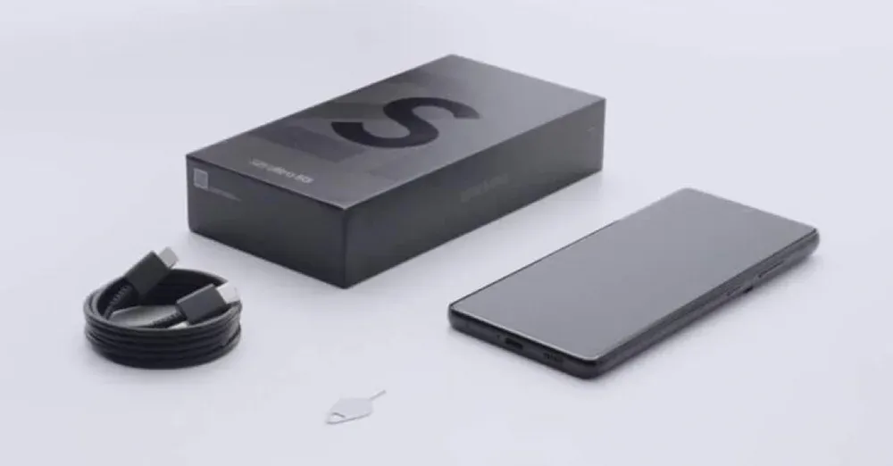 Newer Samsung smartphones are slowly removing chargers and headphones