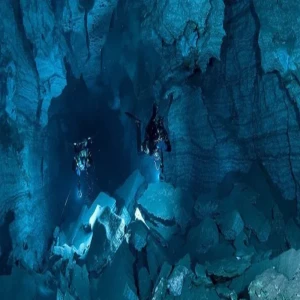 A mysterious tunnel around the Bermuda Triangle