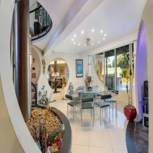 A luxury home based on NASA’s space station design