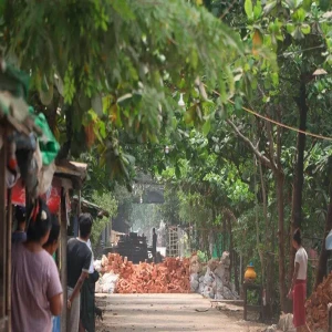 Residents arrested residents near South Dagon Hlawkar Road and ordered soldiers to clear the road